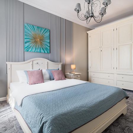 Moonlight Central Apartments Oradea Extérieur photo